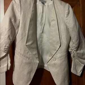 Beautiful high-low tapered jacked